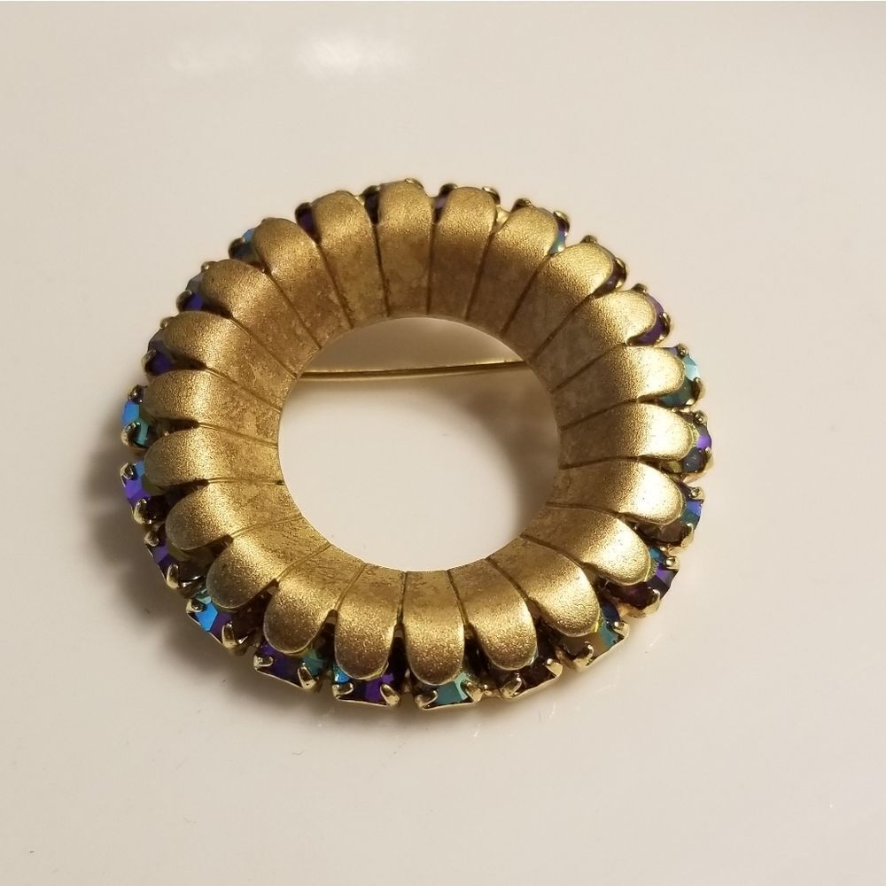 Vintage Eternity Wreath Brooch